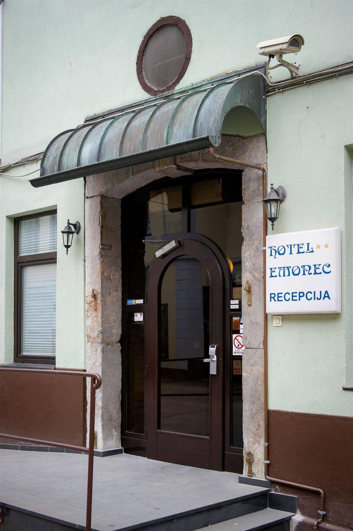 Hotel Emonec Ljubljana Exteriör bild